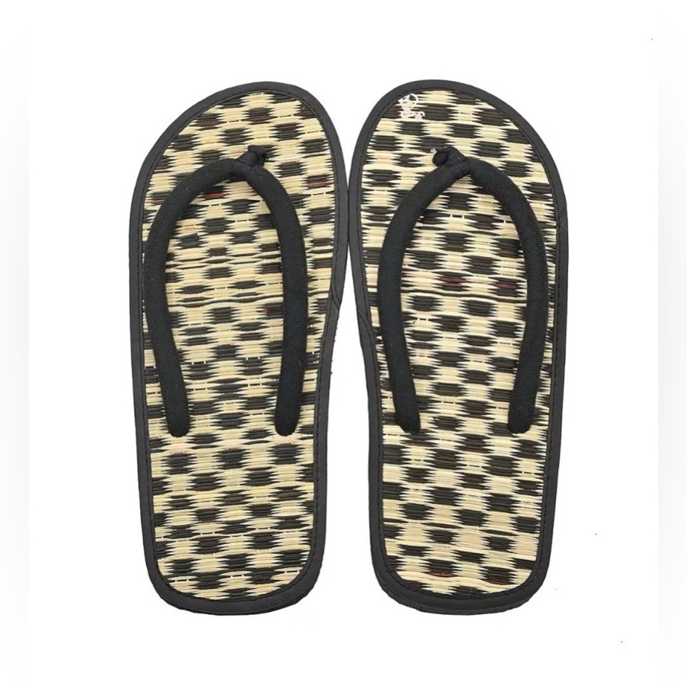 Checkered Seagrass Flip Flops with Fabric Strap, Black - Size 8-8.5, New W Tags!